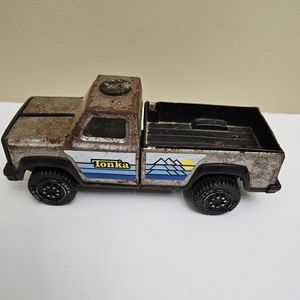 Tonka toy truck